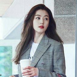 娱乐圈肩膀宽的女星